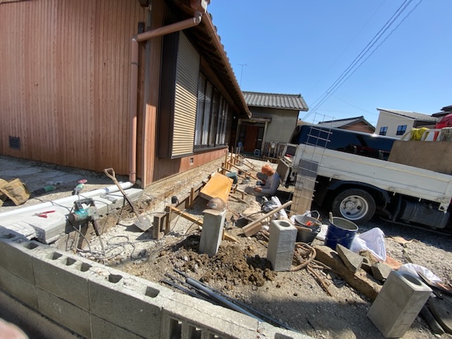 駐車場　犬走り　庭リフォーム